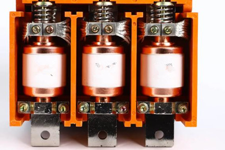 高壓真空開關(guān)管出現(xiàn)黃斑,這幾點(diǎn)原因需掌握!